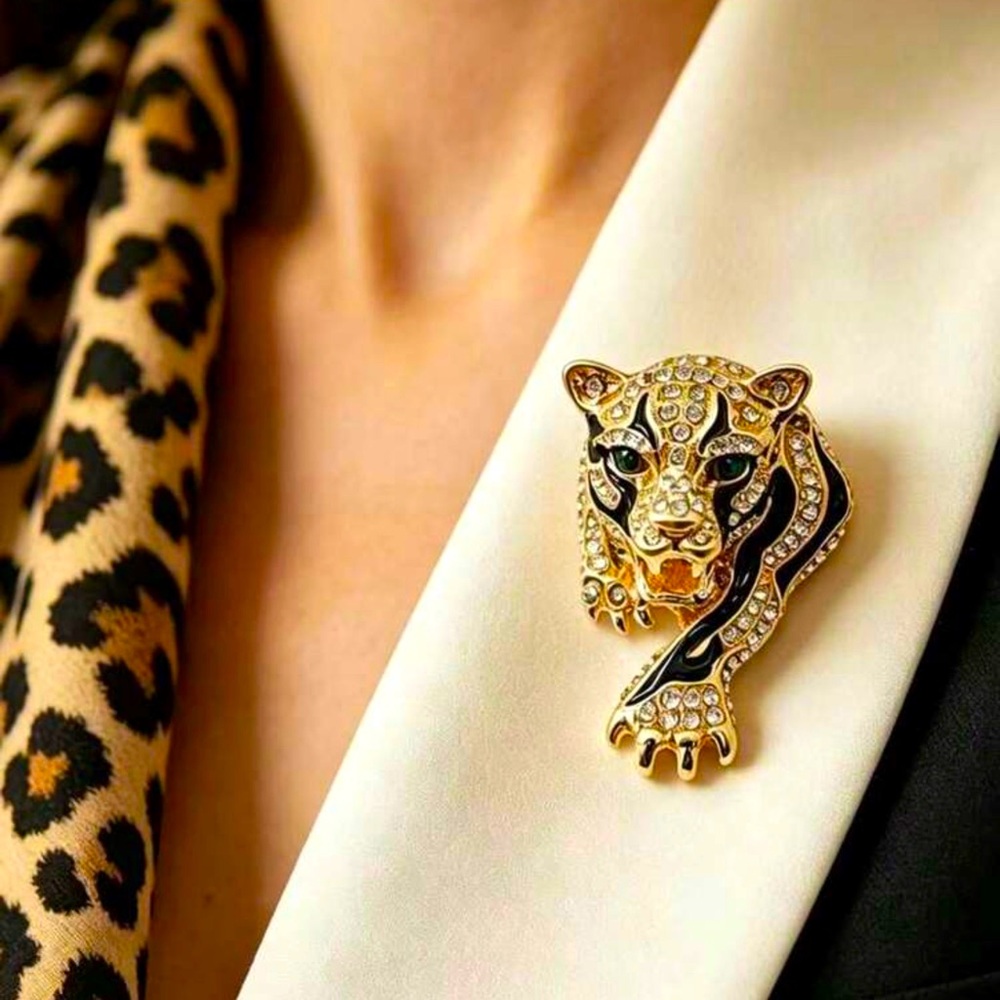 ✨ NEW Gold and Black Enamel Leopard Brooch with Crystal Accents